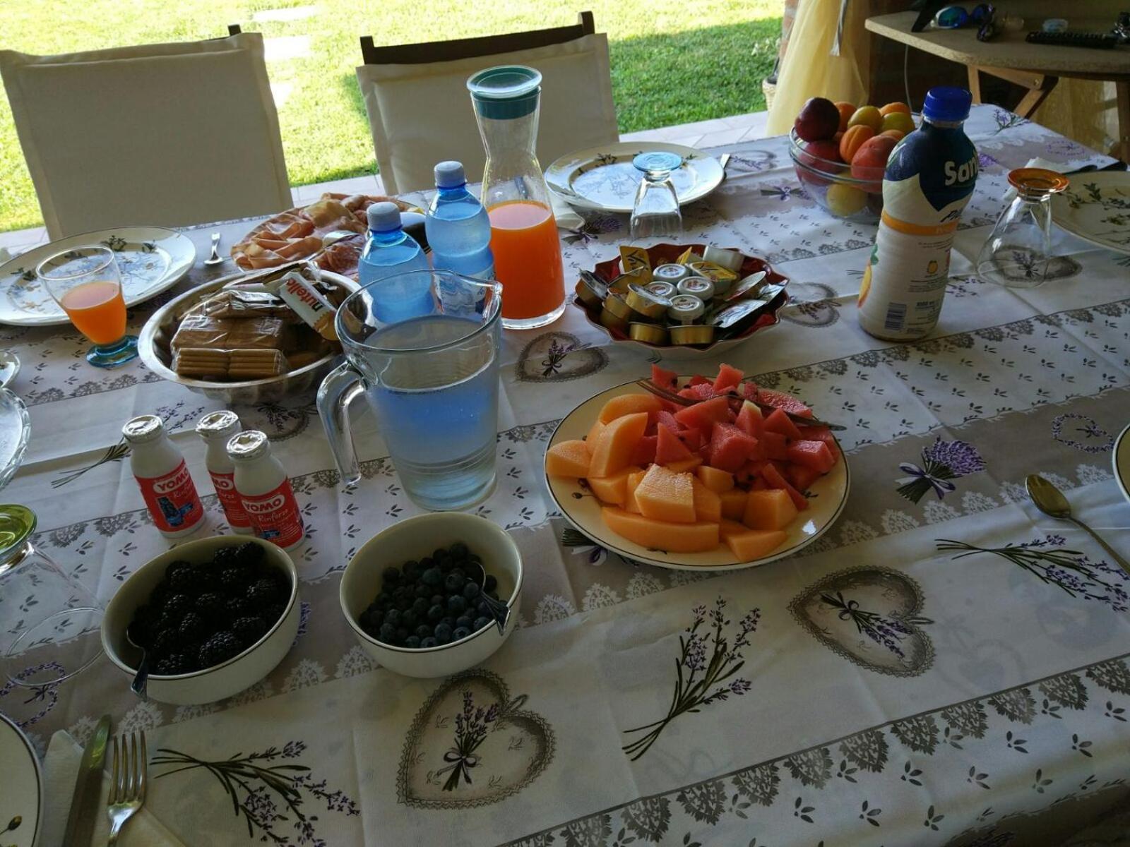 Marinella B&B Cornale ภายนอก รูปภาพ