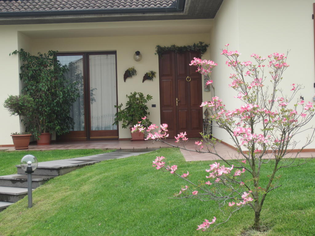 Marinella B&B Cornale ภายนอก รูปภาพ
