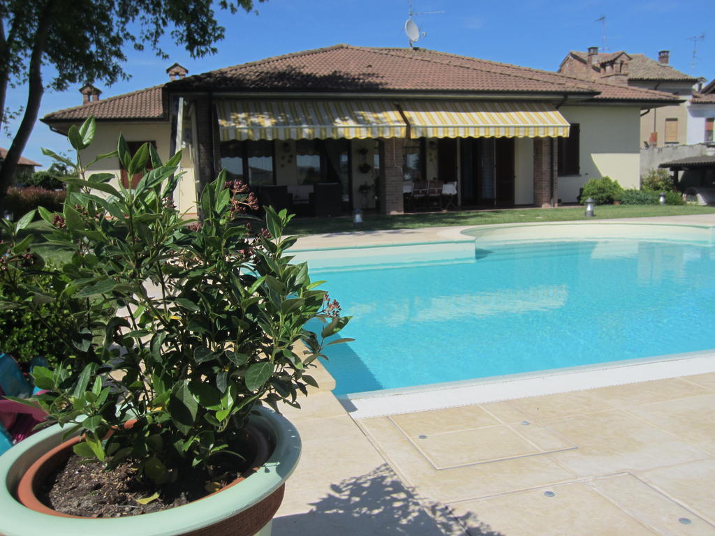 Marinella B&B Cornale ภายนอก รูปภาพ