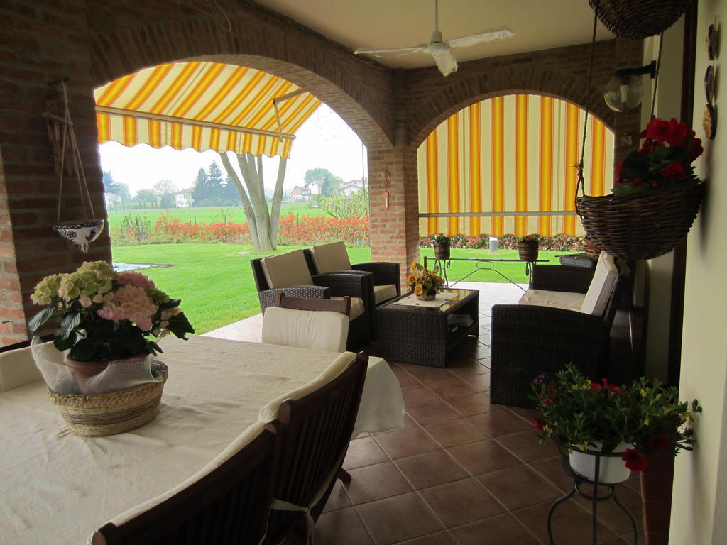Marinella B&B Cornale ภายนอก รูปภาพ