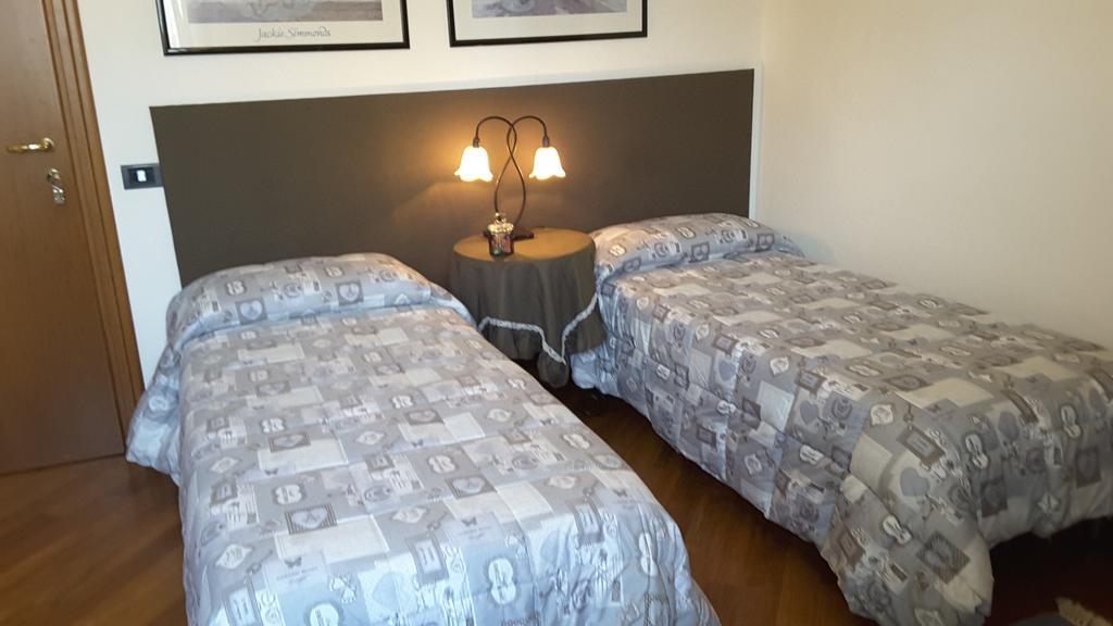 Marinella B&B Cornale ภายนอก รูปภาพ